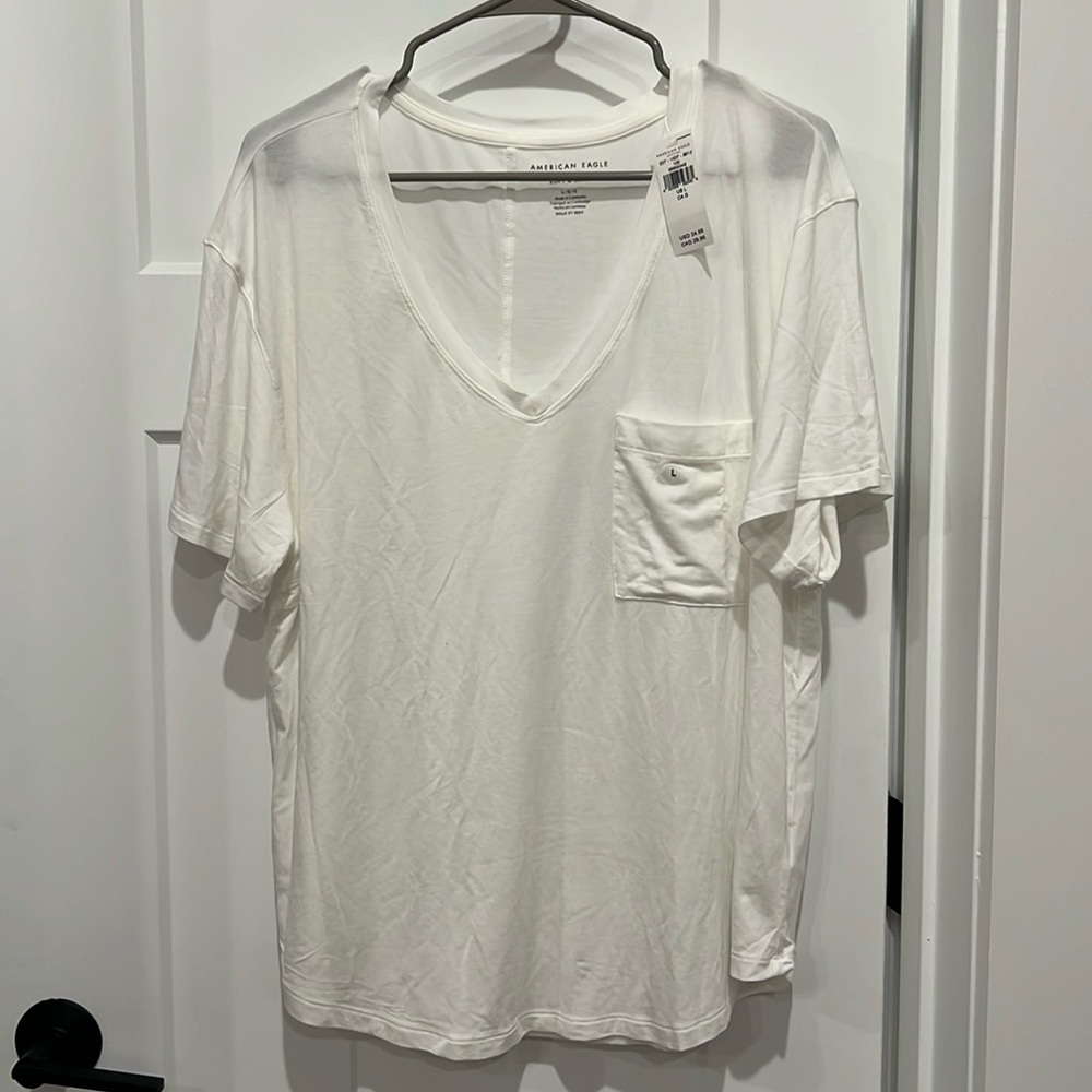 American Eagle Soft Tee Vneck